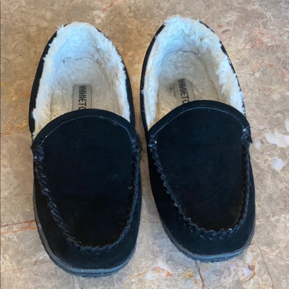 Minnetonka Men's Black Suede Loafers
